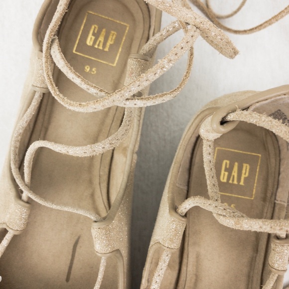 G A P • Lace Up Ballet Flats - Picture 4 of 8